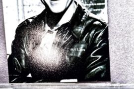 Autogramme_ein_Ka_fig_voller_Helden_3